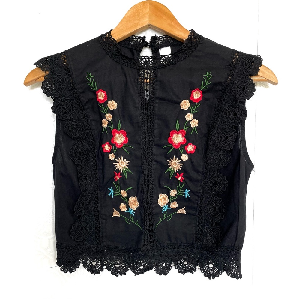 FLOERNS Women's Mock Neck Guipure Lace Trim Embroidery Blouse Top